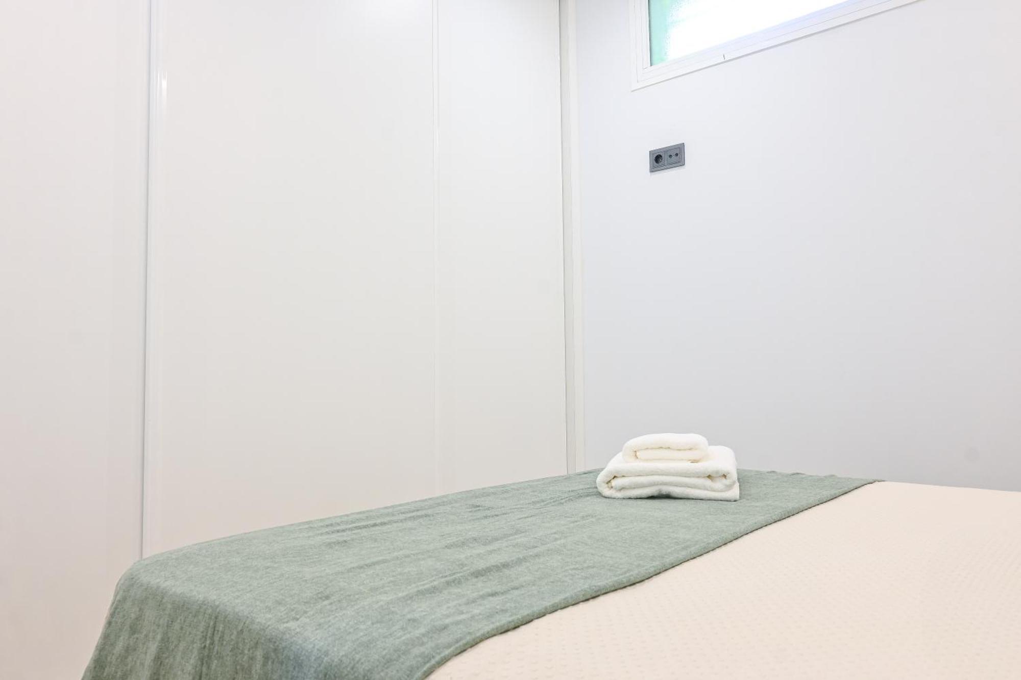 Apartamento For Bonito Temporal De Dos En Hortaleza Boy5 Madrid
